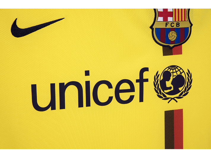 Barcelona 2008/09 (Away Kit) 4
