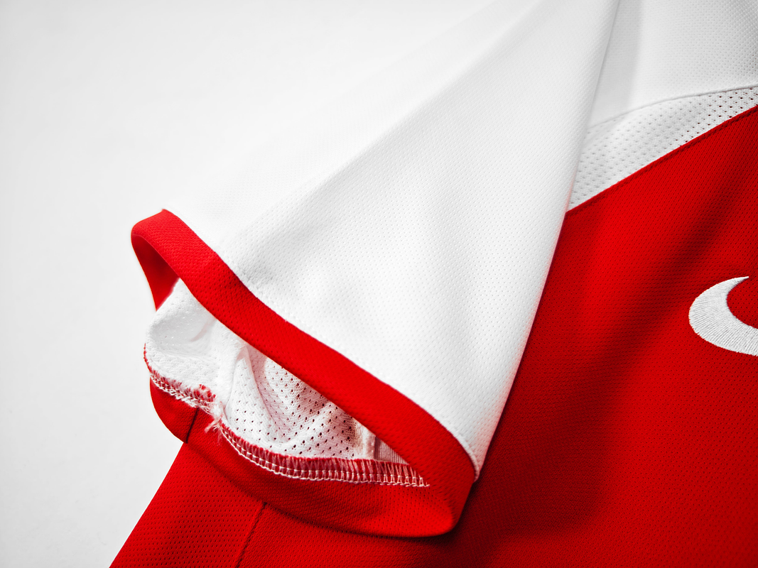 Arsenal 2002/04 (Home Kit) 5