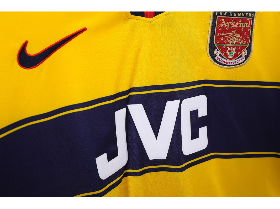 Arsenal 1997/99 (Away Kit) 3