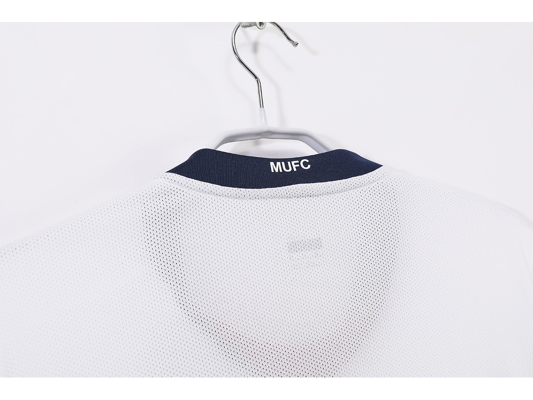 Manchester United 2008/09 (Away Kit) 4