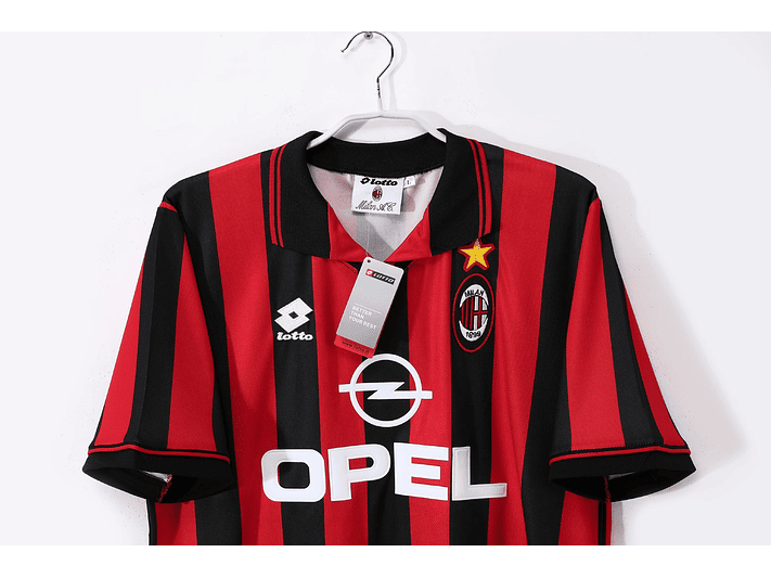 Milan 1996/97 (Home Kit) 6