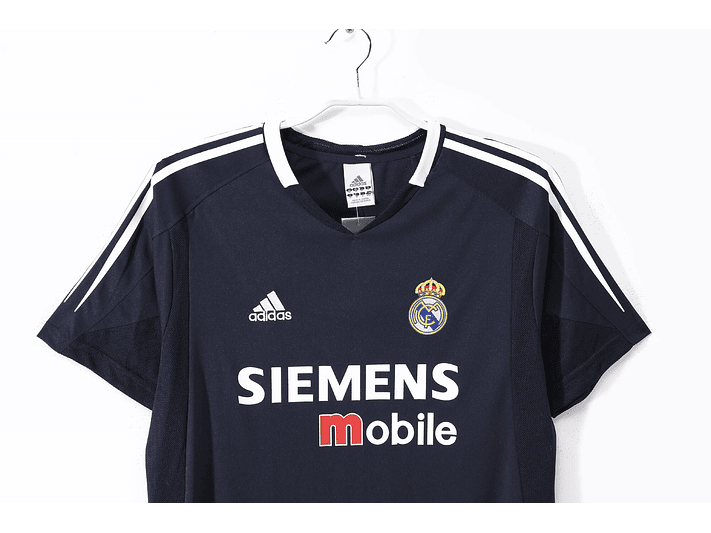 Real Madrid 2004/05 (Away Kit) 2