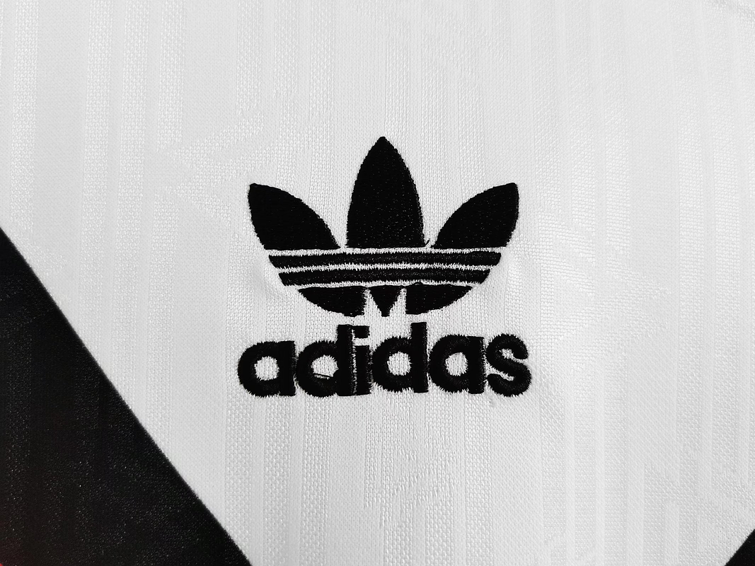 Alemania 1988/90 (Home Kit) 3