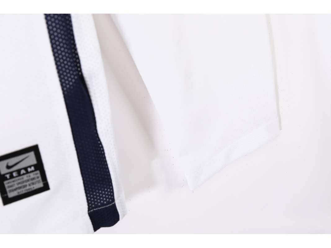 Manchester United 2008/09 (Away Kit – Long Sleeve) 4