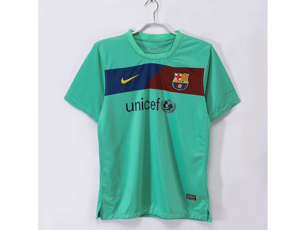 Barcelona 2010/11 (Away Kit) 1