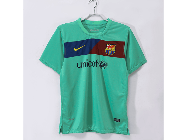 Barcelona 2010/11 (Away Kit) 1