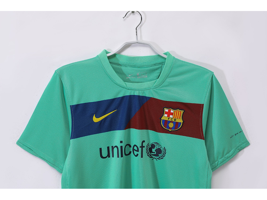 Barcelona 2010/11 (Away Kit) 2
