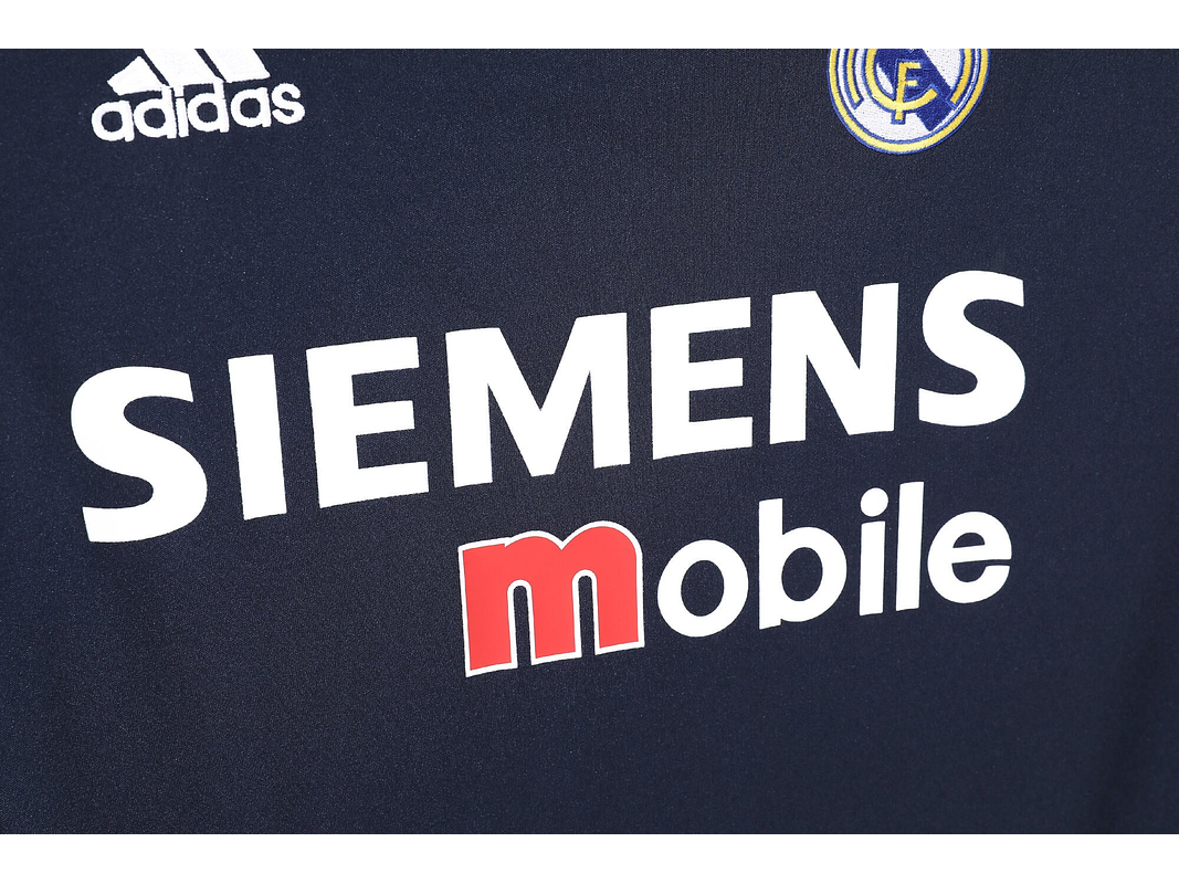 Real Madrid 2004/05 (Away Kit) 7