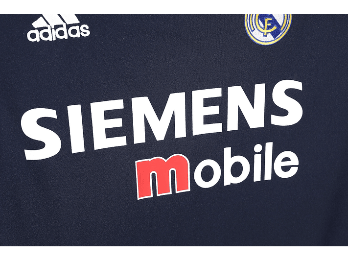 Real Madrid 2004/05 (Away Kit) 7