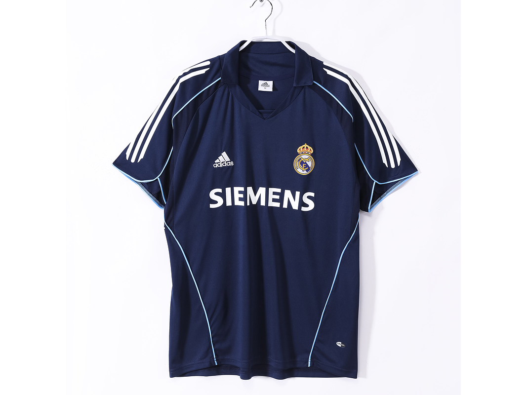 Real Madrid 2005/06 (Away Kit) 1