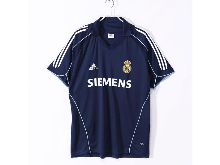 Real Madrid 2005/06 (Away Kit) 1