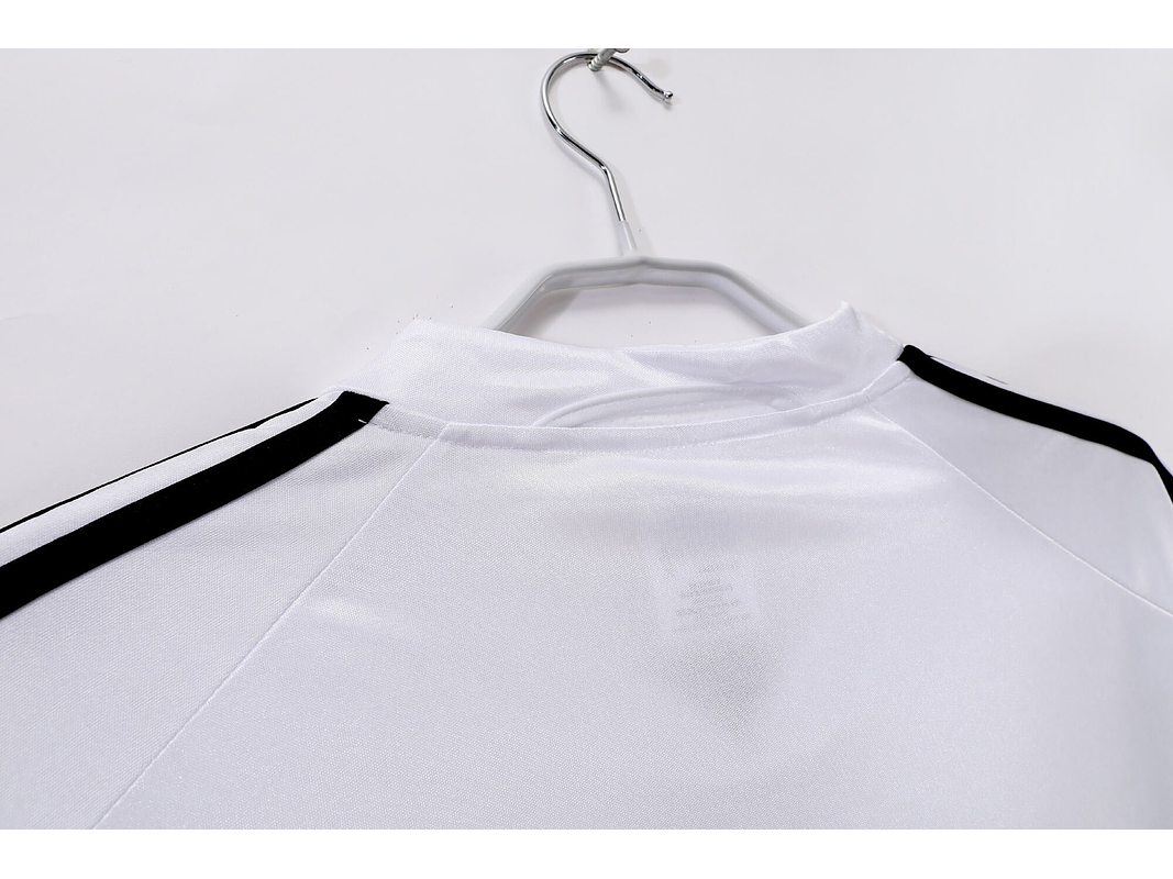 Real Madrid 2004/05 (Home Kit) 9