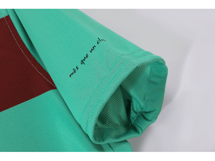 Barcelona 2010/11 (Away Kit) 8