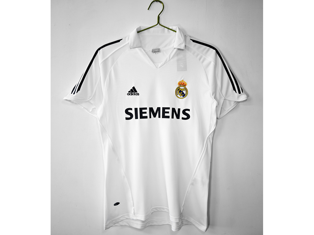 Real Madrid 2005/06 (Home Kit) 1