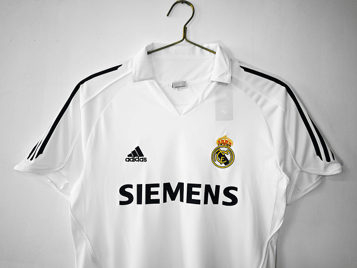 Real Madrid 2005/06 (Home Kit) 2