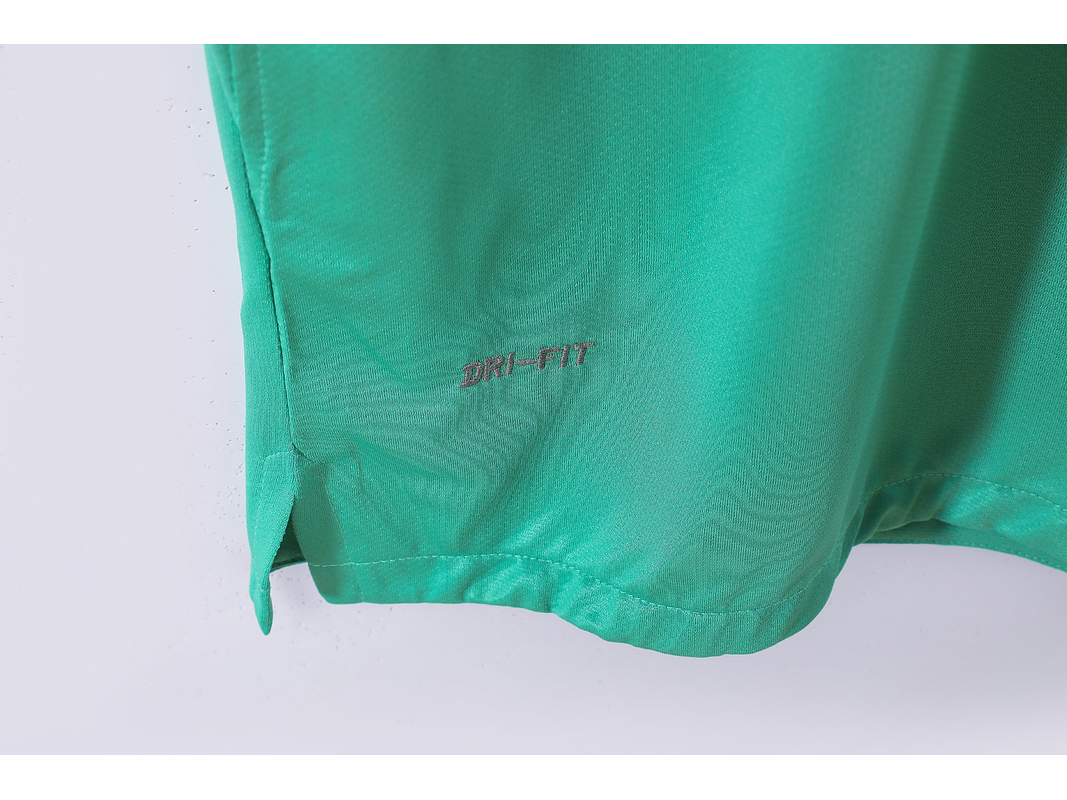 Barcelona 2010/11 (Away Kit) 11