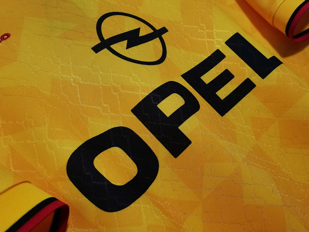 AC Milan 1995/96 (Away Kit) 5