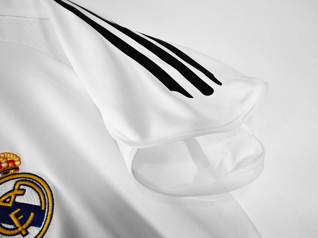 Real Madrid 2005/06 (Home Kit) 5