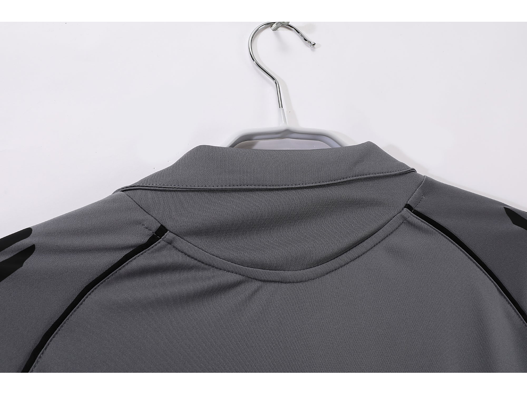 Real Madrid 2005/06 (Third Kit) 4