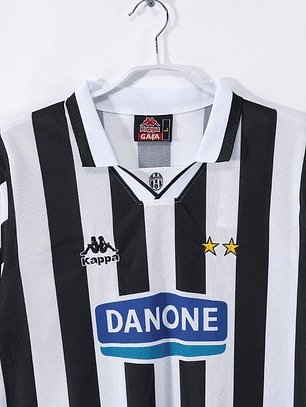 Juventus 1998/99 (Home Kit)