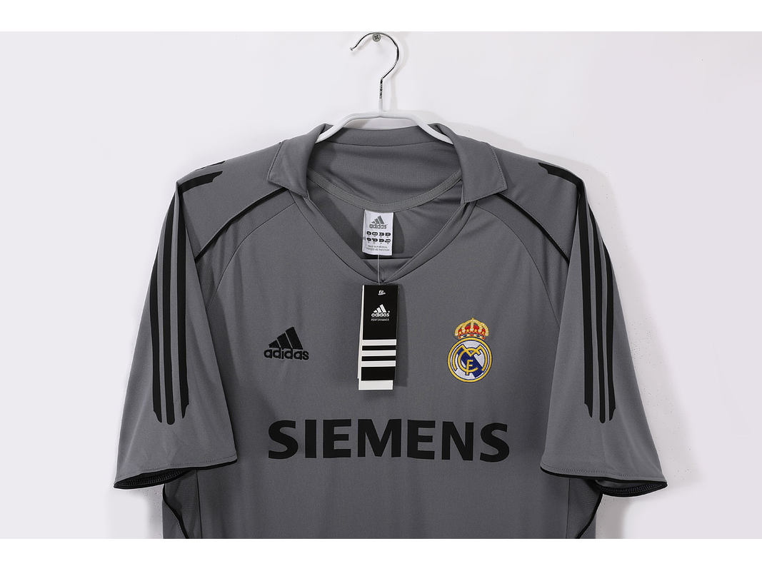 Real Madrid 2005/06 (Third Kit) 8