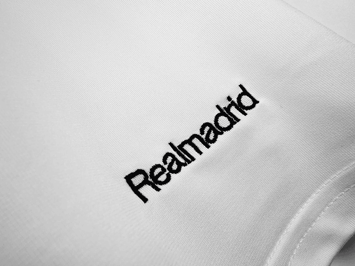 Real Madrid 2005/06 (Home Kit) 9