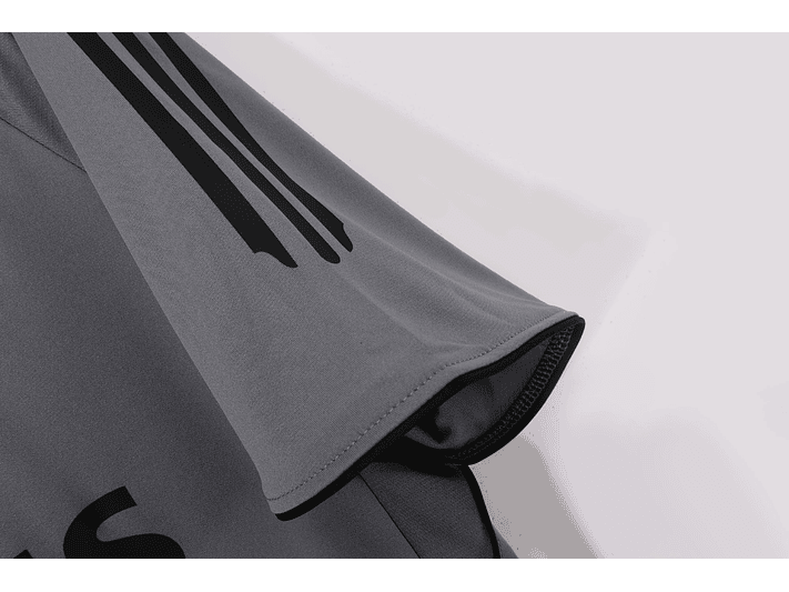 Real Madrid 2005/06 (Third Kit) 9