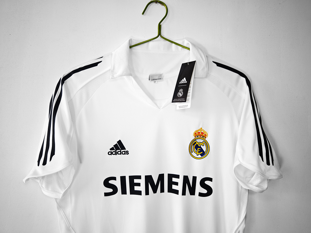 Real Madrid 2005/06 (Home Kit) 11