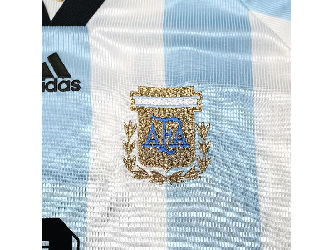 Argentina 1998/99 (Home Kit) 8