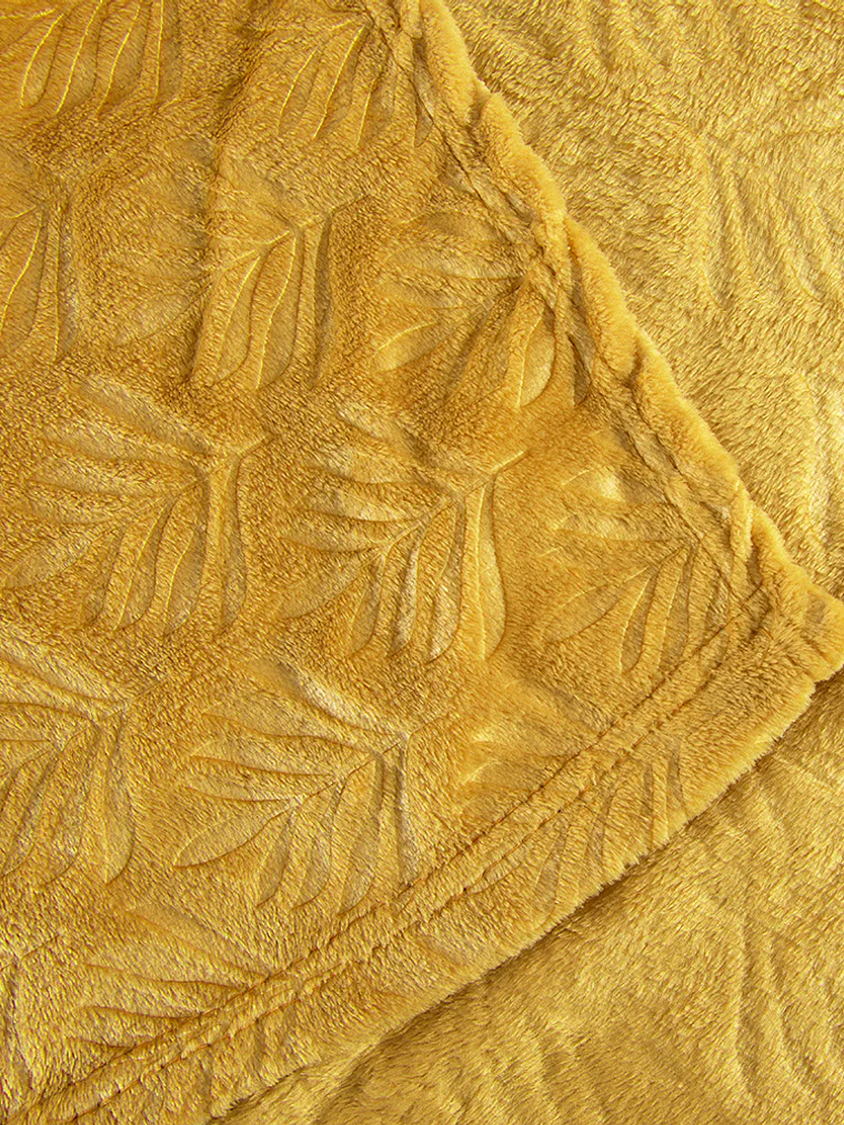 Manta Flannel Embossed 127x152 cms Mostaza 2
