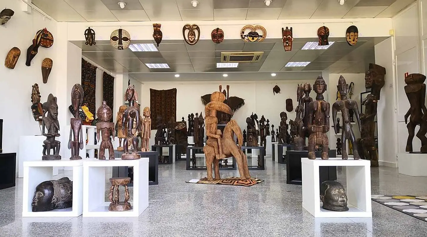 Interior da galeria Afrika Infinity em Lisboa