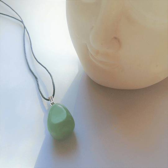 Colar de jade verde