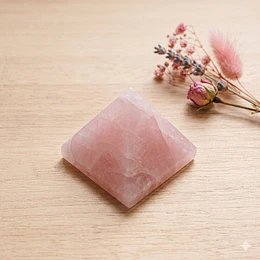Pirâmide de quartzo rosa 4.5x4.5