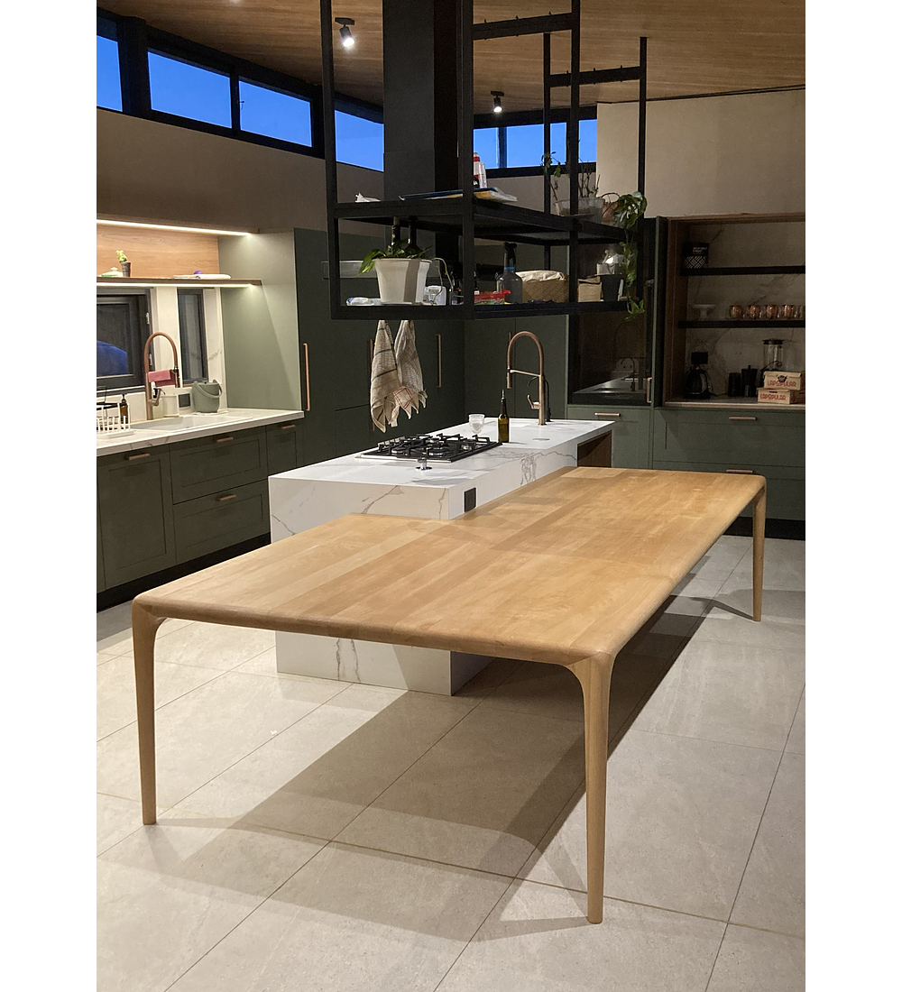 MESA DE COMEDOR LATUS