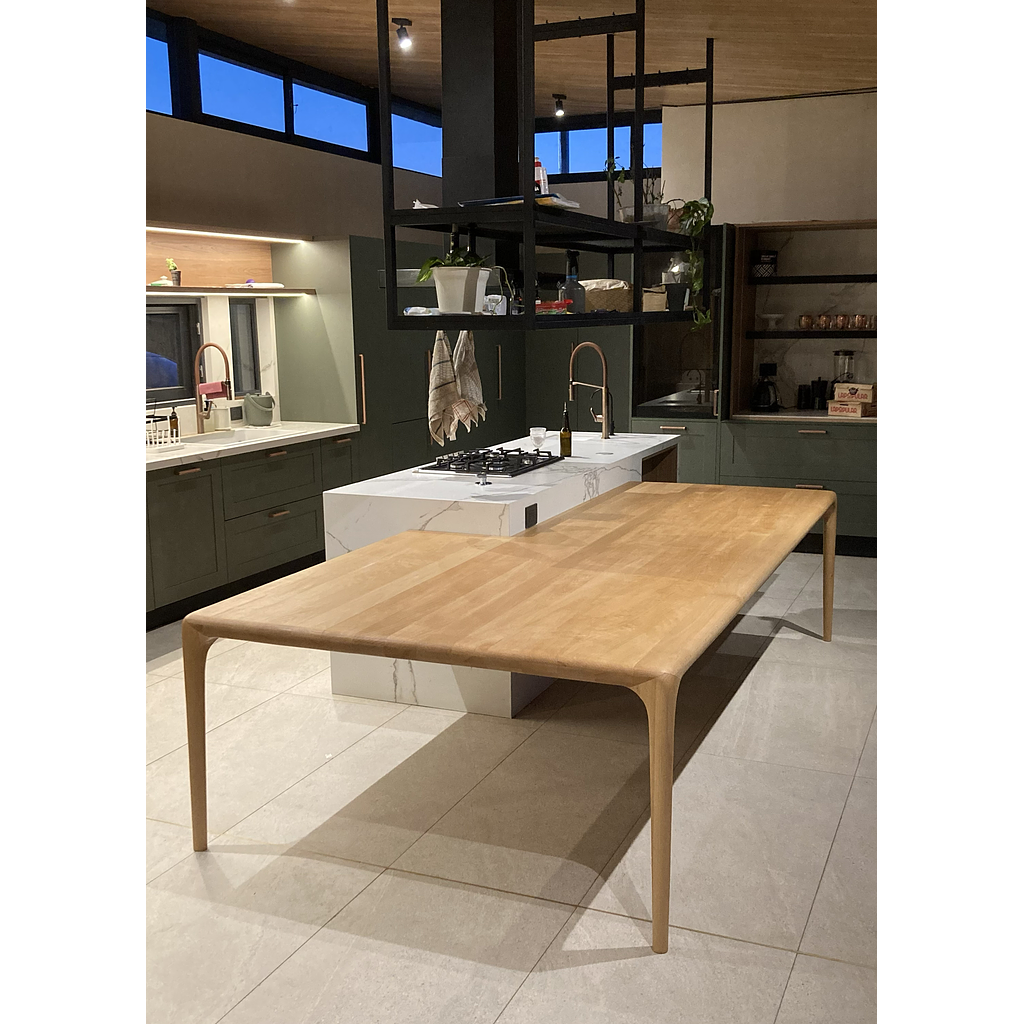 MESA DE COMEDOR LATUS