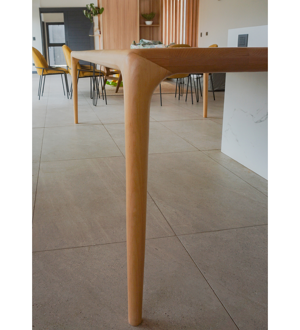 MESA DE COMEDOR LATUS