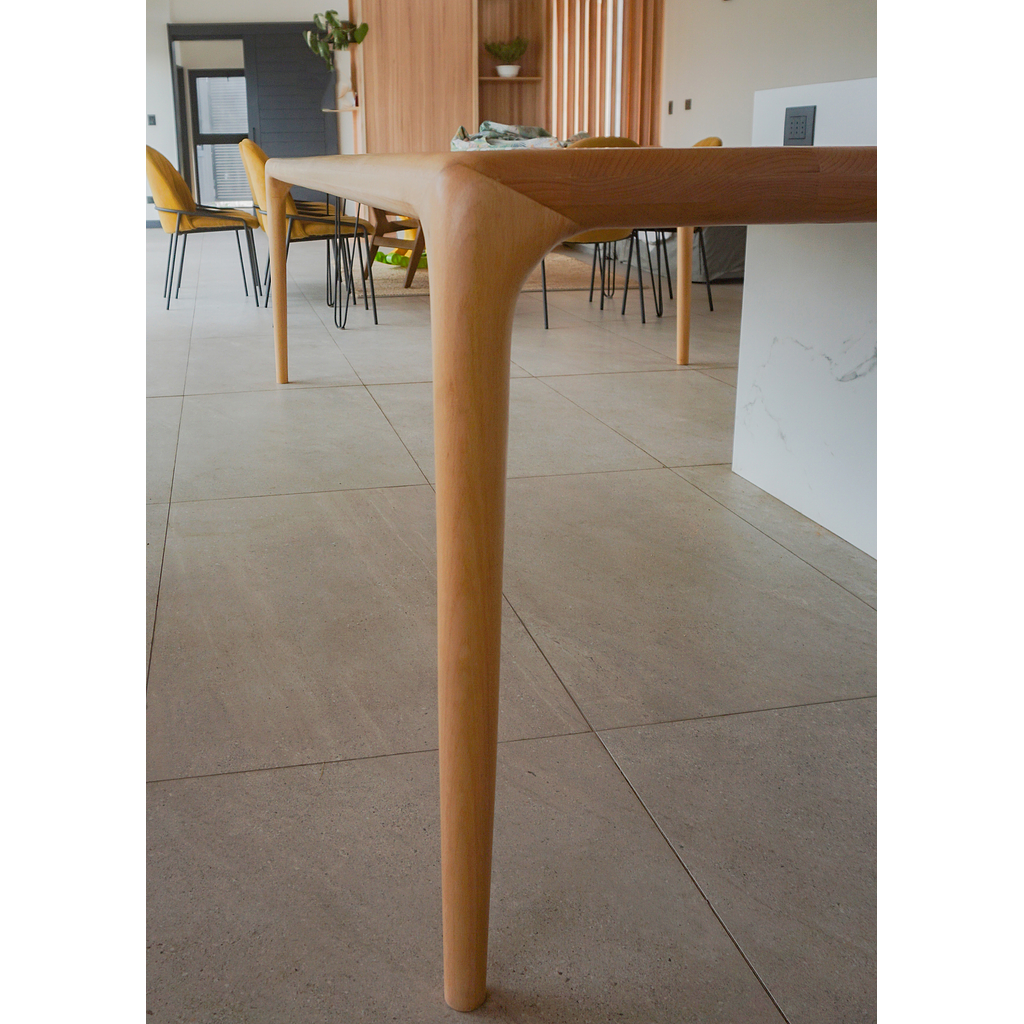 MESA DE COMEDOR LATUS