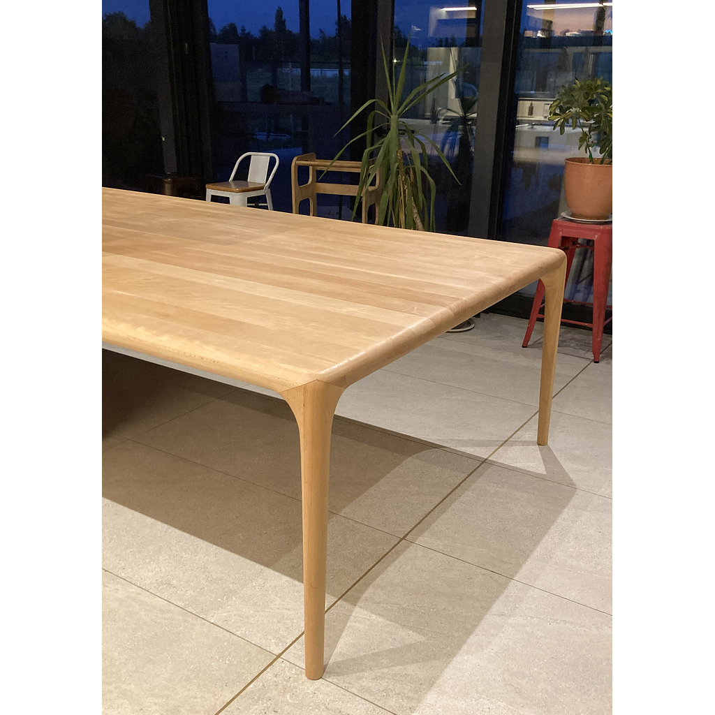 MESA DE COMEDOR LATUS