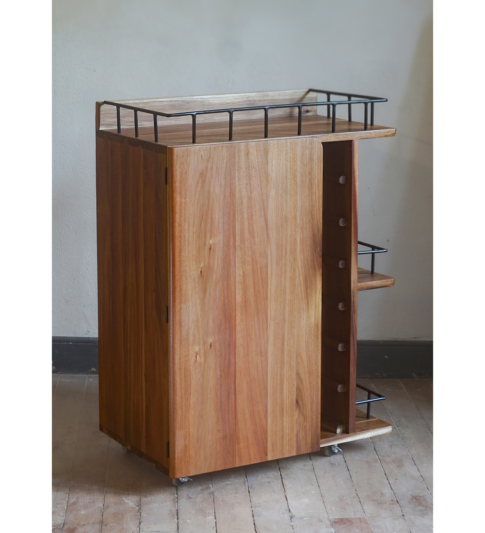 Bar con ruedas de Aromo