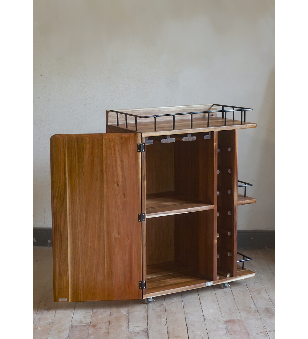 Bar con ruedas de Aromo