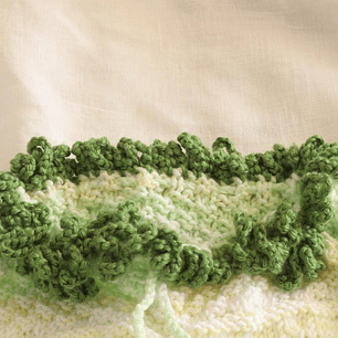 Chaleco Niña Tejido a Mano Verde Claro