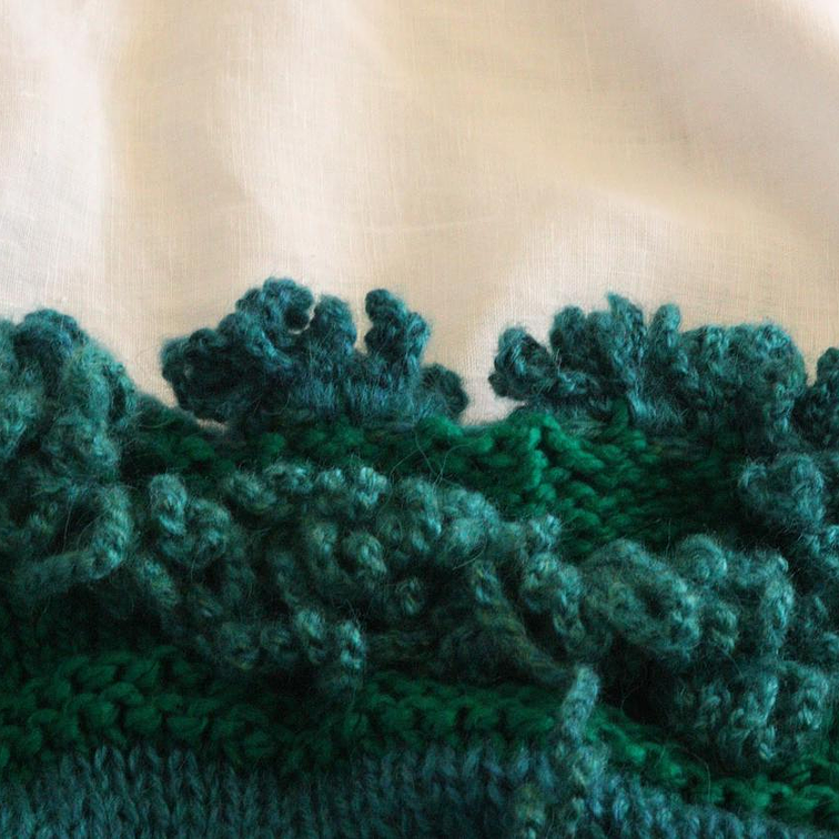 Chaleco Niña Tejido a Mano Verde Oscuro 2