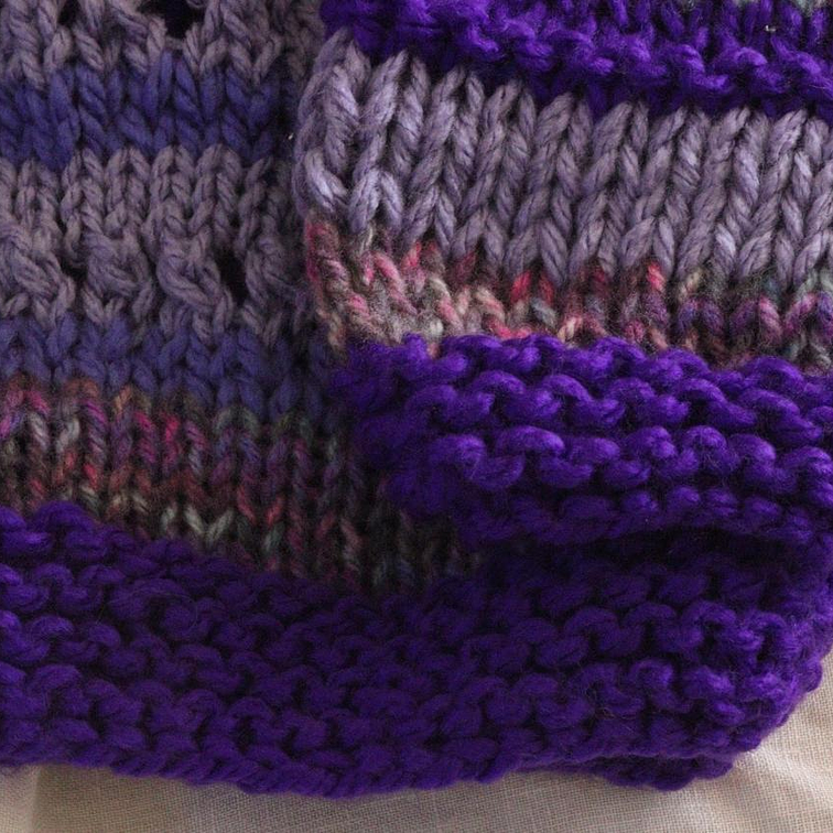 Chaleco Niña Tejido a Mano Morado 3