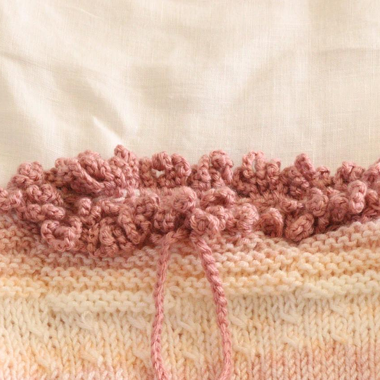 Chaleco Niña Tejido a Mano Rosado 2