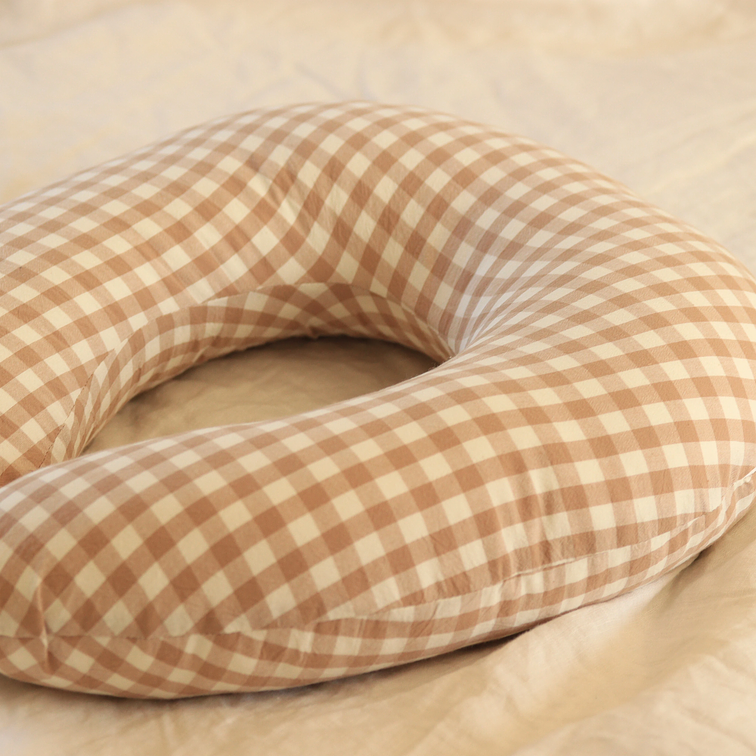 Cojín de Lactancia Cuadros Café/Blanco 1