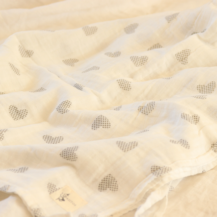 Tuto Grande/Swaddle Corazones 1