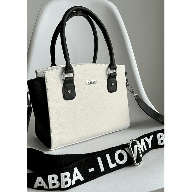 Tita blanco con negro