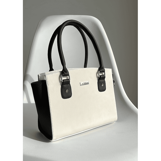 Tita blanco con negro