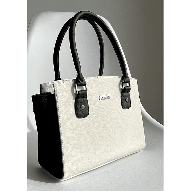 Tita blanco con negro