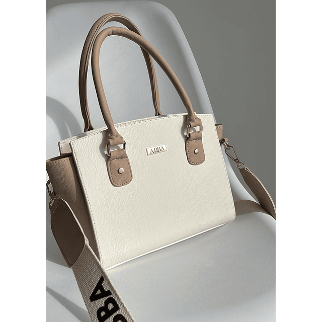 Tita blanco con nude